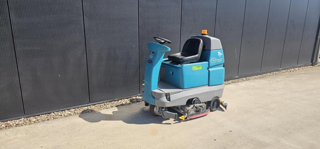 Tennant T7+
