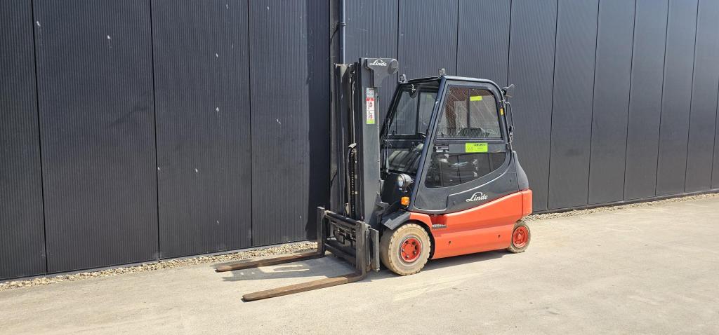 Linde E25-02