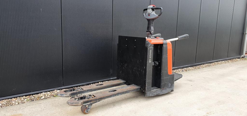 BT LPE240 2400 Kg.