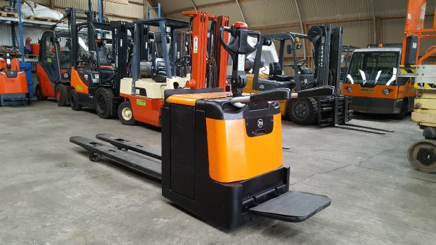 BT LPE240 2400 Kg.