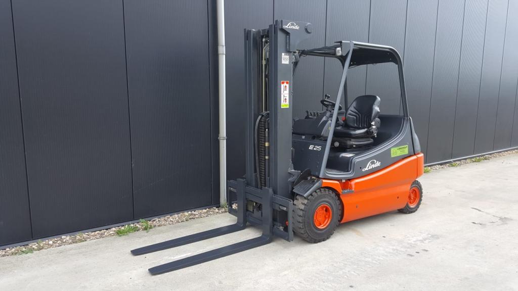 Linde E25-02