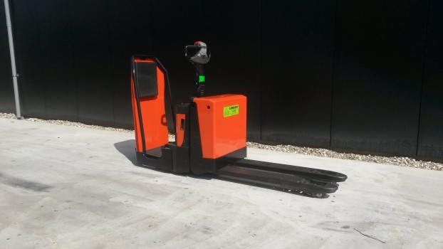 BT LPE200/8 2000 Kg.
